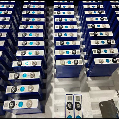 بطارية ليتيم حديدي فوسفات قابلة لإعادة الشحن بطارية EVE 3.2V 101AH للطاقة الشمسية