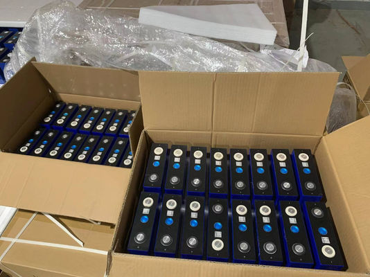 3.2V 100Ah LiFePO4 الخلية الزجاجية EVE المنزل بطارية تخزين الطاقة الشمسية